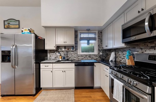 Town Bank House | Pet Friendly 4 Bedroom House in North Cape May