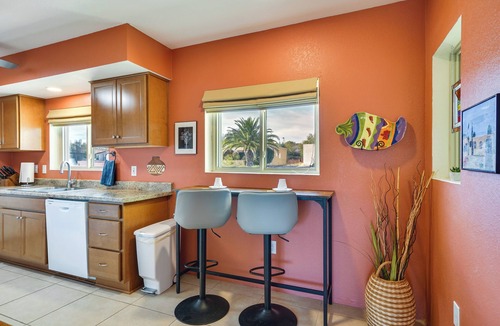 Green Valley Desert Meadows House | Pet-Friendly 55+ Green Valley Home w/Golf Gear!