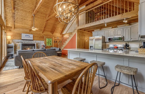Fairview Cabin | Pet-Friendly A-Frame w/Hot Tub, Fenced Yard + Biltmore Pass – Near Asheville