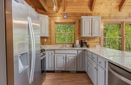 Fairview Cabin | Pet-Friendly A-Frame w/Hot Tub, Fenced Yard + Biltmore Pass – Near Asheville