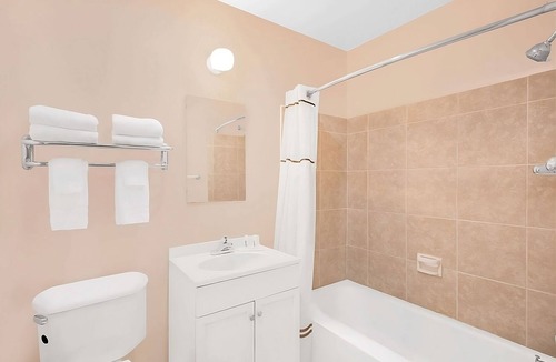 Pecos Hotel | Pet-friendly Accommodation in Pecos! With Outdoor Pool and Free Parking Onsite~