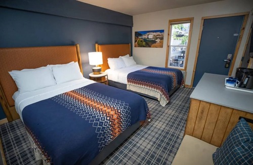 Mammoth Lakes Hotel | Pet-Friendly Alpine Escape with Kitchen Near Trails & Mammoth Mountain! 2 Units