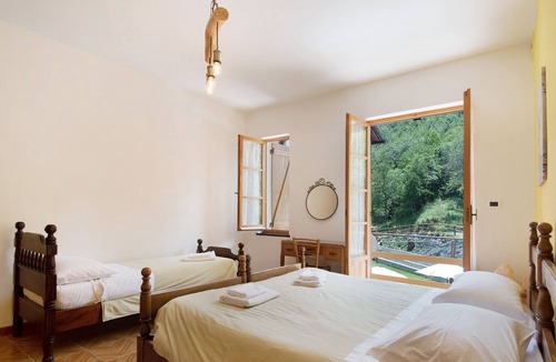 Borzonasca Apartment | Pet-Friendly Apartment with Mountain View, Shared Pool & Wi-Fi