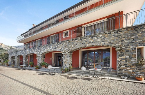 San Bartolomeo Apartment | Pet Friendly Apartment 'Belfast Agriturismo La Scuderia' with Wi-Fi