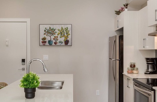 Shaganappi Apartment | Pet Friendly Apartment w/Free Underground Parking