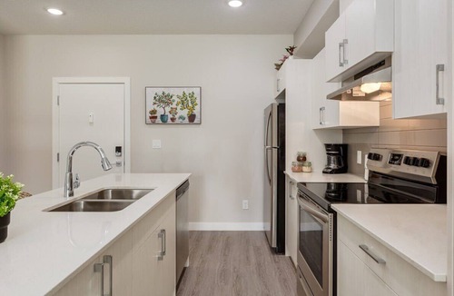 Shaganappi Apartment | Pet Friendly Apartment w/Free Underground Parking