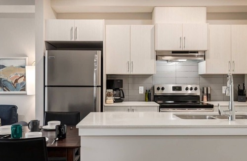 Southwest Calgary Apartment | Pet Friendly Apartment w/Free Underground Parking