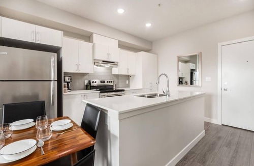 Shaganappi Apartment | Pet Friendly Apartment w/ Free Underground Parking