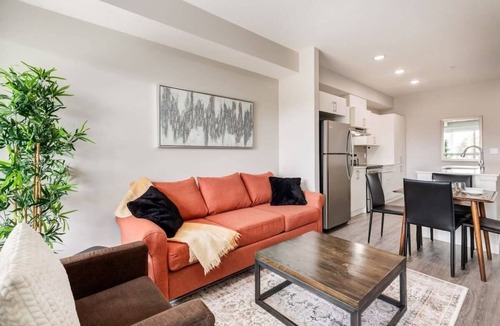 Shaganappi Apartment | Pet Friendly Apartment w/ Free Underground Parking