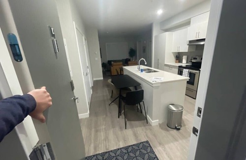 Shaganappi Apartment | Pet Friendly Apartment w/Free Underground Parking