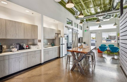 Camelback East Apartment | Pet-Friendly Apartment with Pool & Fitness Center, Near Tempe and Scottsdale