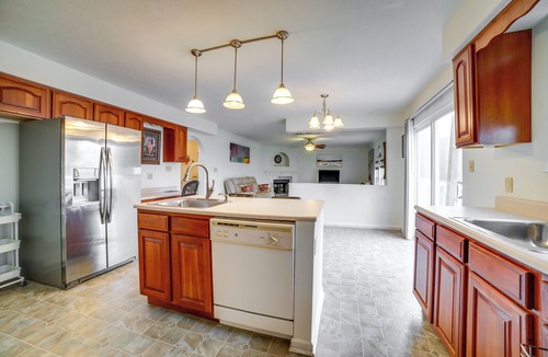 New Kensington House | Pet-Friendly Apollo Home w/Furnished Deck!