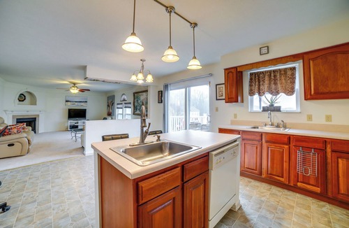 New Kensington House | Pet-Friendly Apollo Home w/Furnished Deck!