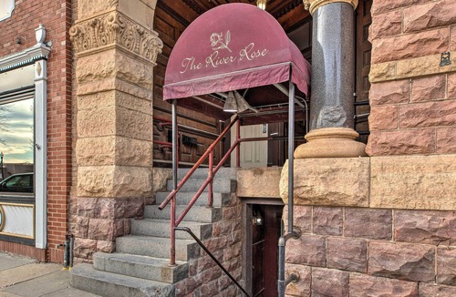 Yankton Apartment | Pet-Friendly Apt: 2 Blocks to Riverside Park!