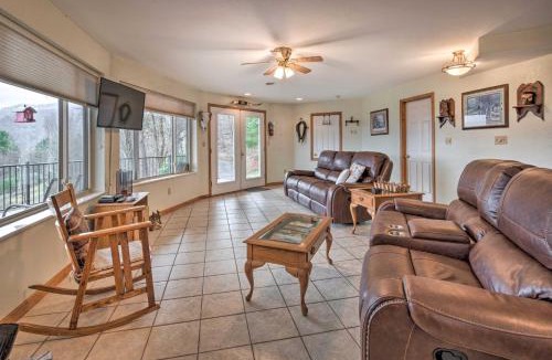 Burnsville Apartment | Pet-Friendly Apt w/Views in Pisgah Nat’l Forest!