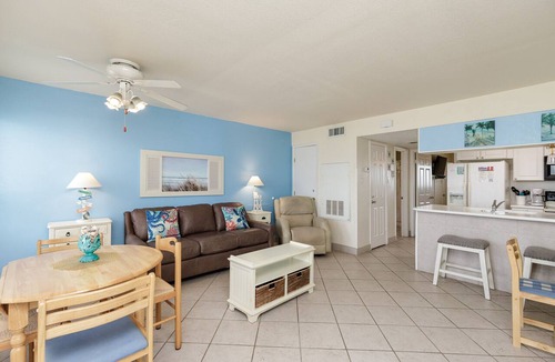 Corpus Christi Condo | Pet-Friendly Beachside Condo | Steps to the Sand & Patio
