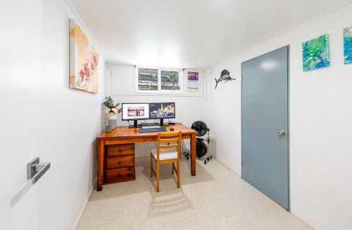 Toogoom House | Pet friendly beachfront home- sleeps 8