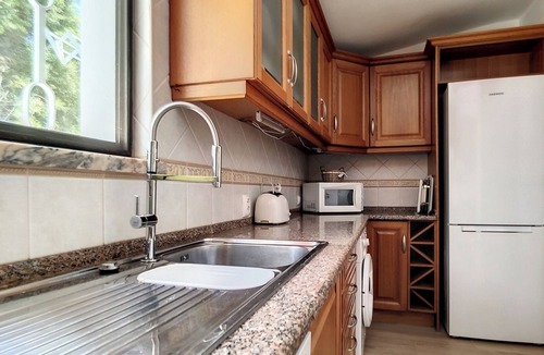 Sesmarias Villa | Pet-Friendly Beautiful Villa Palmeire Galé Beach with WiFi, Balcony, Garden, Terrace & Pool