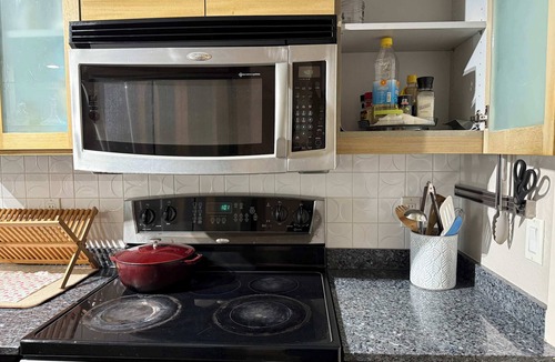 Wilburton House | Pet Friendly Bellevue Condo with Stunning City Views