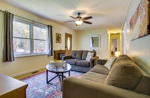 Ridgecrest House | Pet-Friendly Black Mountain Vacation Home w/Deck