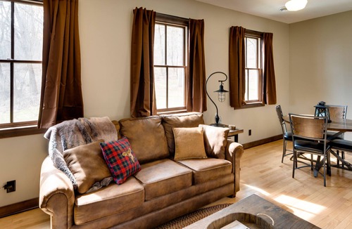 Barneveld Apartment | Pet-Friendly Blue Mounds Vacation Rental w/ Yard!