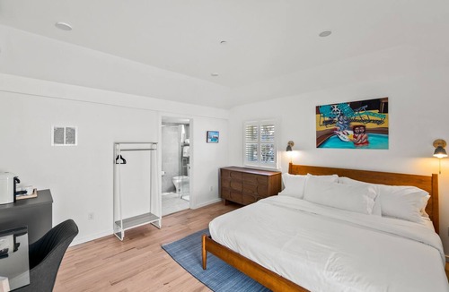 North Downtown Hotel | Pet Friendly Boutique Hotel Room, Walk to Downtown | Rose Jean Room 5