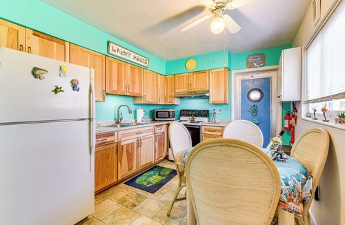 Whitney Beach House | Pet-Friendly Bradenton Home 1.5 Mi to Cortez Beach