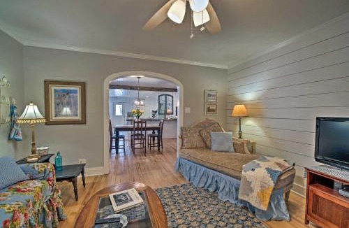Brenham House | Pet-Friendly Brenham Cottage w/Yard!