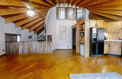 Mcdermott Cabin | Pet-friendly cabin bordering Tremper Mound Nature Preserve.