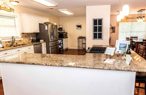 Bastrop Cabin | Pet-Friendly Cabin on the Banks of the Colorado River in Bastrop, TX