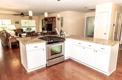 Bastrop Cabin | Pet-Friendly Cabin on the Banks of the Colorado River in Bastrop, TX