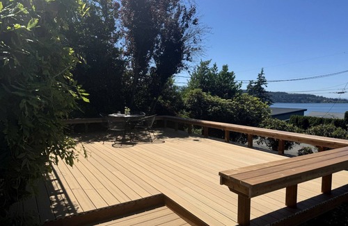 Bellingham Cabin | Pet-Friendly Cabin with Elegant Interior and Spacious Deck in Washington