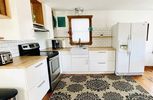 East Harwich House | Pet-Friendly Cape Escape 6 Min to Beach