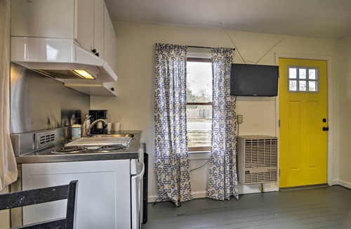 Bynum Cottage | Pet-Friendly Carrboro Cottage < 1 Mi to Carr Mall