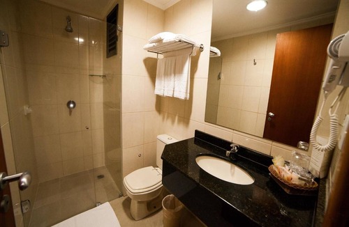 Centro Hotel | Pet-Friendly Cascavel Stay | 2.5 mi to Zoológico Municipal de Cascavel