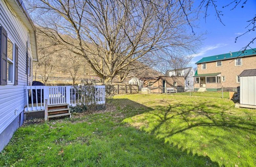 Tad Cottage | Pet-friendly Charleston Home w/Fenced Yard!