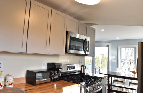 Snug Harbor Cottage | Pet friendly cottage in Snug Harbor, South Kingstown - Perfect family getaway!