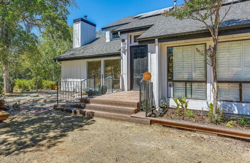 Yosemite Lakes House | Pet-Friendly Coarsegold Vacation Rental w/Deck!