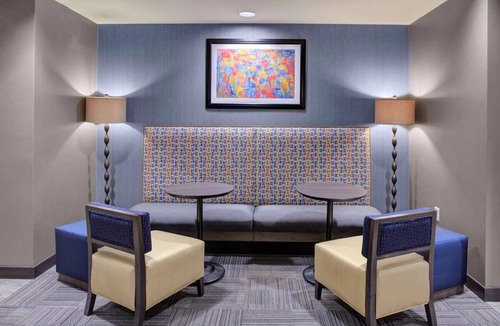 Columbus Hotel | Pet-Friendly Columbus Retreat | Free Breakfast Included Near Scotio Dows