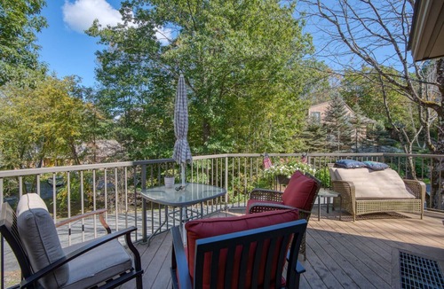West Hartford Condo | Pet-Friendly Condo: Fireplace & Pool, Deere Run