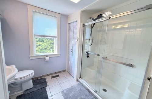 Tenants Harbor Other | Pet Friendly Cottage with amenities your family won't want to miss!