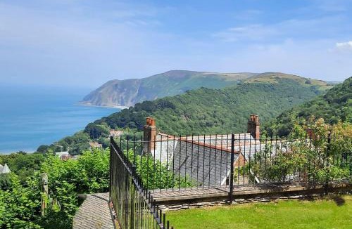 Lynton House | Pet friendly cottage in Exmoor w great sea views