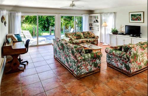 Captiva House | Pet-Friendly Cottage with Private Pool and Dock Access