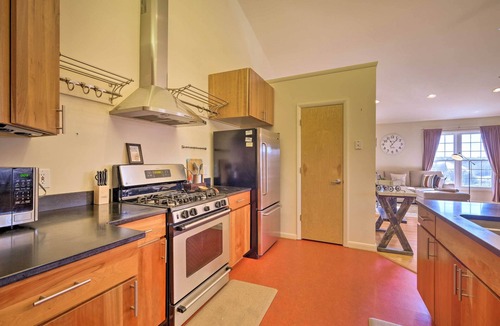 Reva Cottage | Pet-Friendly Cottage with Game Room & Fire Pit!