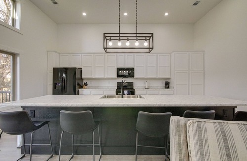 Cotter House | Pet-Friendly Cotter Retreat w/Deck & Gas Grill!