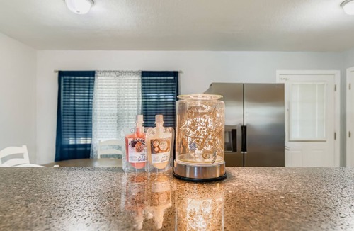 Sandalwood House | Pet-Friendly Cozy Pergola Retreat: 3BR Short-Term Rental Near Jacksonville Attra