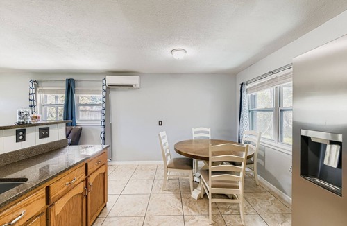 Sandalwood House | Pet-Friendly Cozy Pergola Retreat: 3BR Short-Term Rental Near Jacksonville Attra