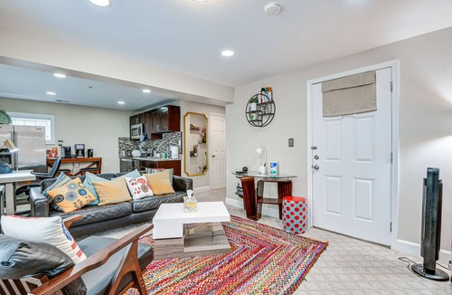 Colesville Condo | Pet-Friendly DC Area Condo w/Yard!