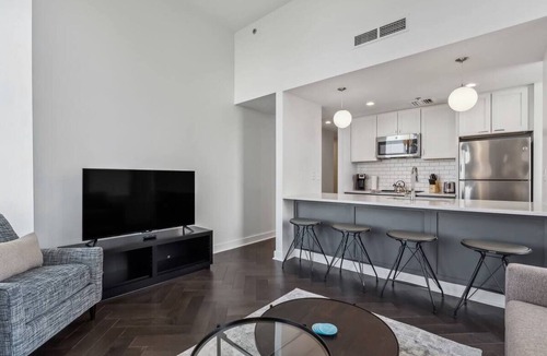 Downtown Pittsburgh Apartment | Pet-Friendly Downtown | Kitchen & Laundry | Walk to Point State Park