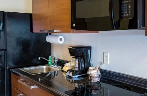 Buena Hotel | Pet-Friendly Extended Stay Near Yakima SunDome, Greenway Park & Downtown Fun
